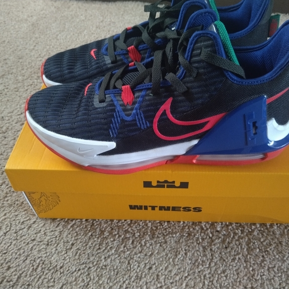 MEN NIKES - Picture 4 of 6